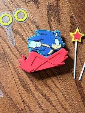 Sonic Themed Blue Cake Topper with candles